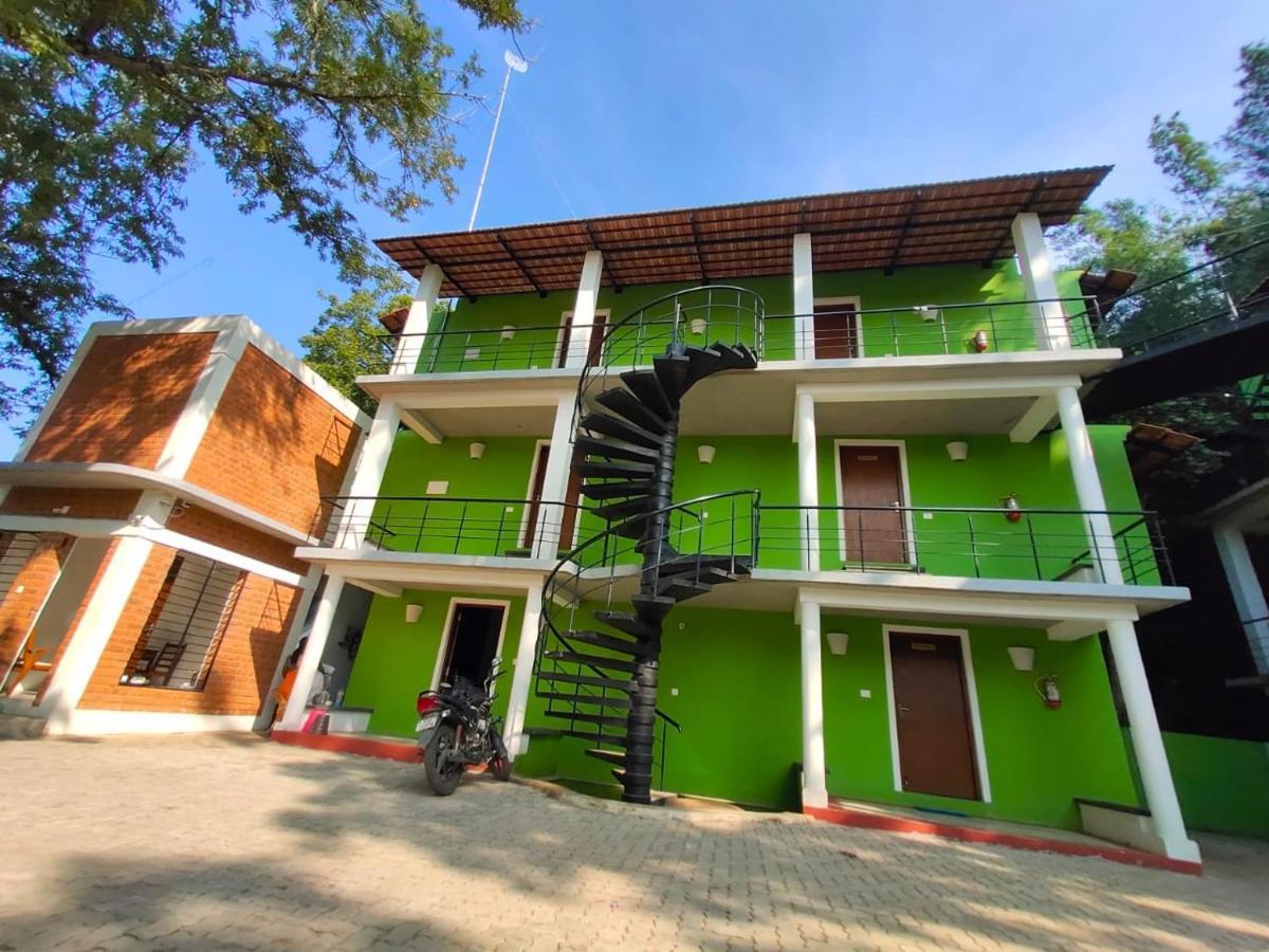Le Tamarin Guest House Auroville Exterior photo