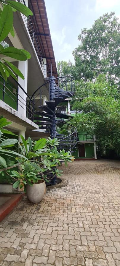 Le Tamarin Guest House Auroville Exterior photo